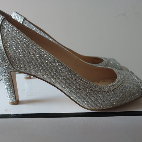 Alex Marie brand beaded Silver Pump - Picture 2 of 3